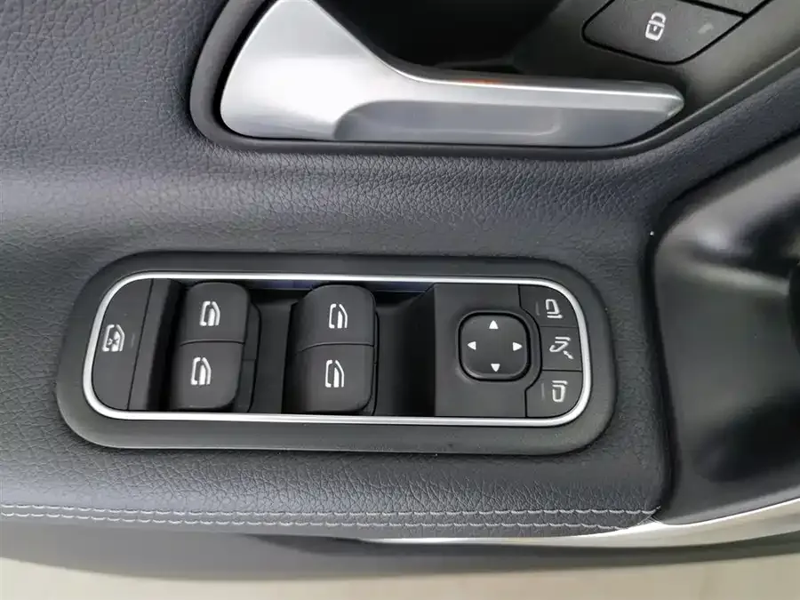 Mercedes-Benz Class A Mercedes-Benz A-Class 2022 Model Three A 200 L Sports Sedan Fashion Model 2023 — миниатюра 3