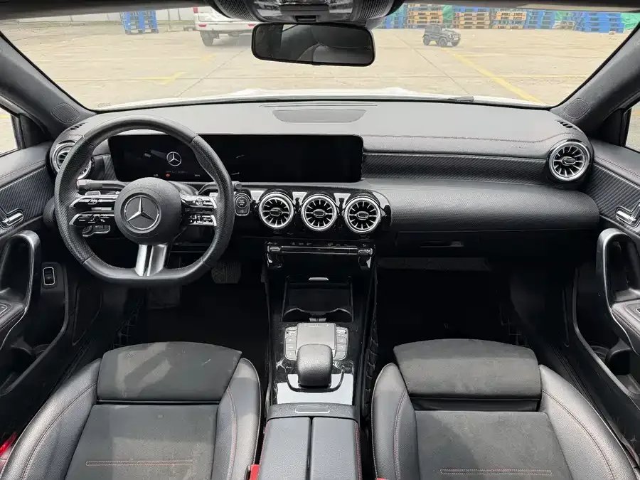 Mercedes-Benz Class A Mercedes-Benz A-Class 2023 A 200 L Fashion Edition 2023 — миниатюра 3