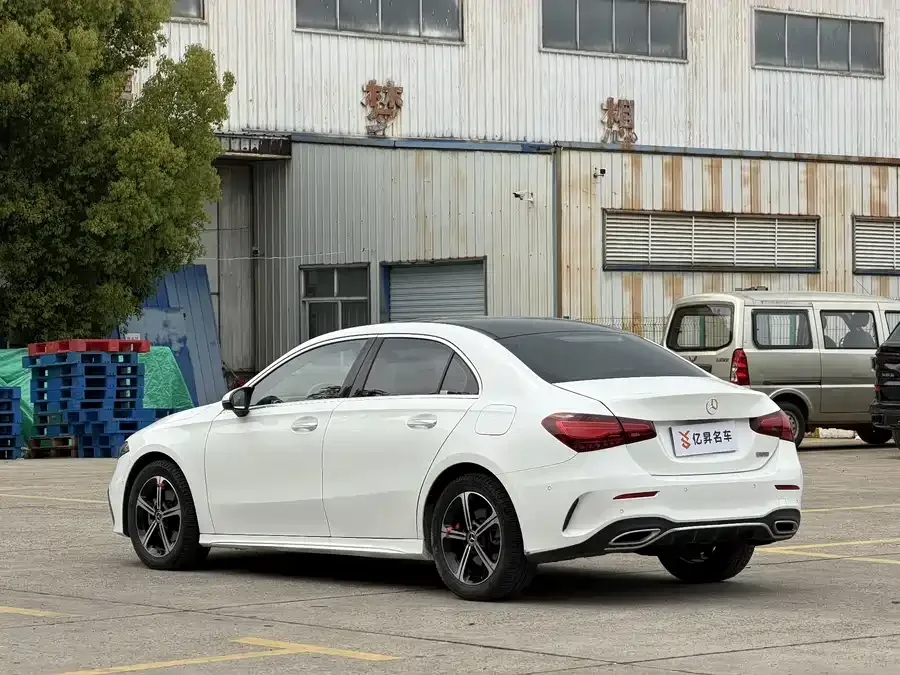 Mercedes-Benz Class A Mercedes-Benz A-Class 2023 A 200 L Fashion Edition 2023 — миниатюра 4
