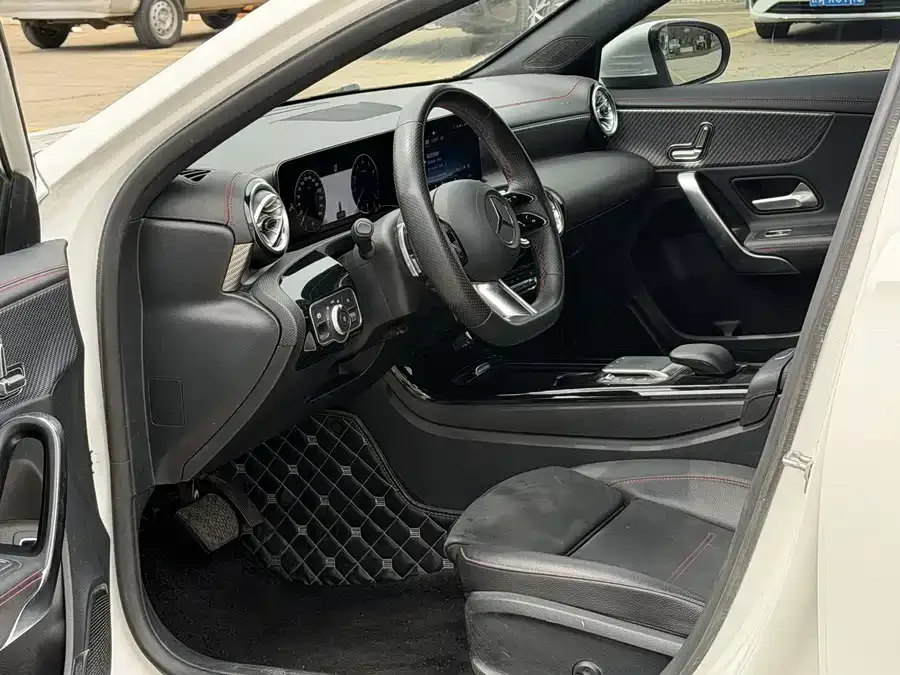 Mercedes-Benz Class A Mercedes-Benz A-Class 2023 A 200 L Fashion Edition 2023 — миниатюра 5