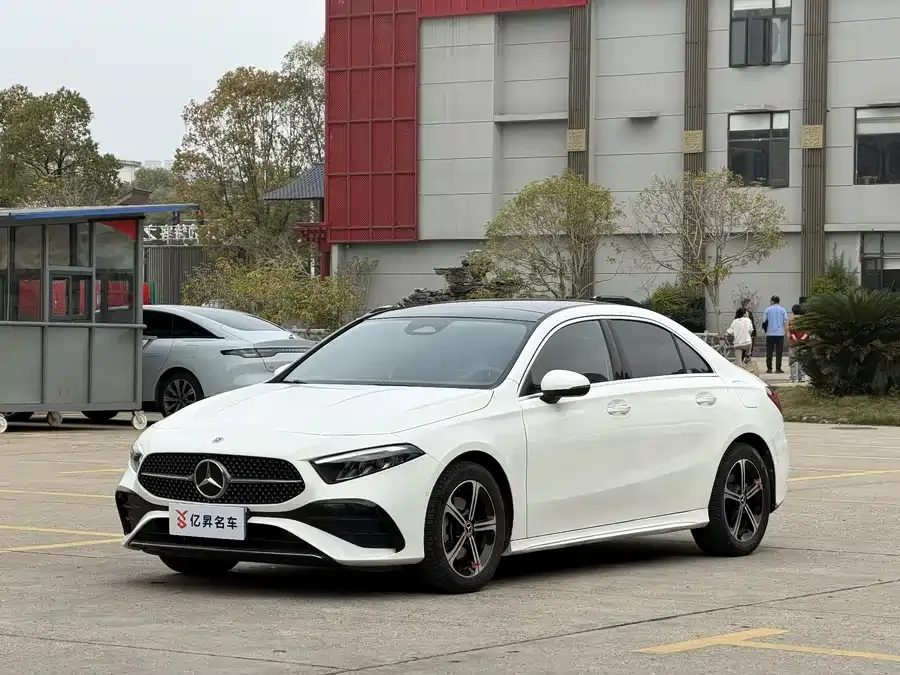 Mercedes-Benz Class A 2023