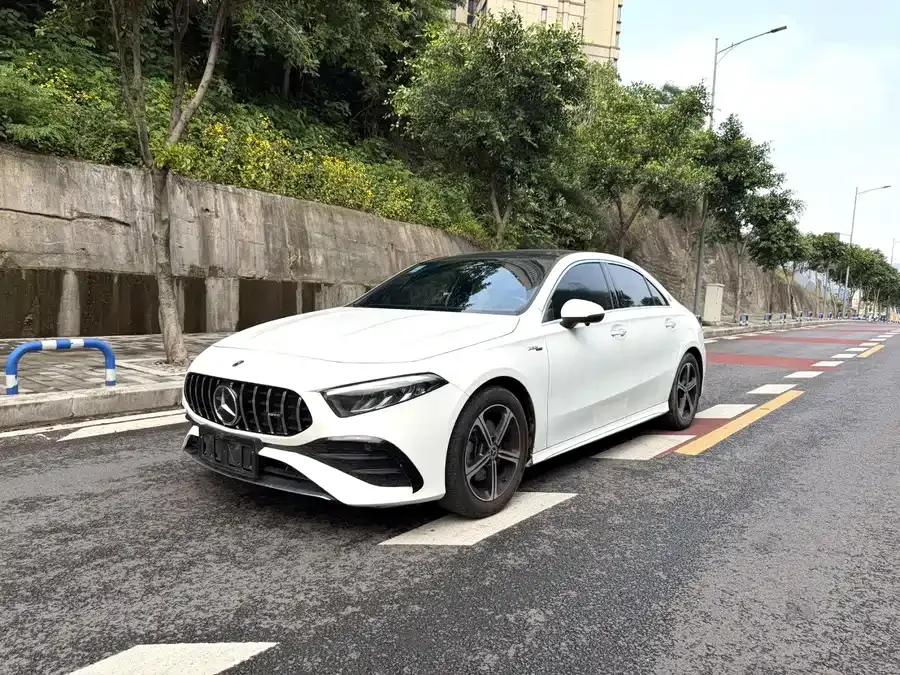 Mercedes-Benz Class A Mercedes-Benz A-Class 2023 A 200 L Fashion Edition 2023 — фото 1, купить с доставкой в Москву