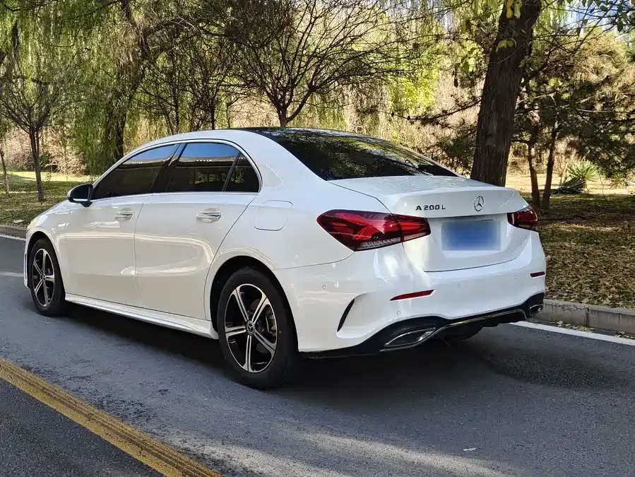Mercedes-Benz Class A Mercedes-Benz A-Class 2022 A 200 L Sports Sedan Fashion Edition 2023 — миниатюра 5