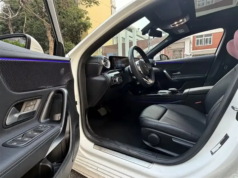 Mercedes-Benz Class A Mercedes-Benz A-Class 2022 A 200 L Sports Sedan Fashion Edition 2022 — миниатюра 4