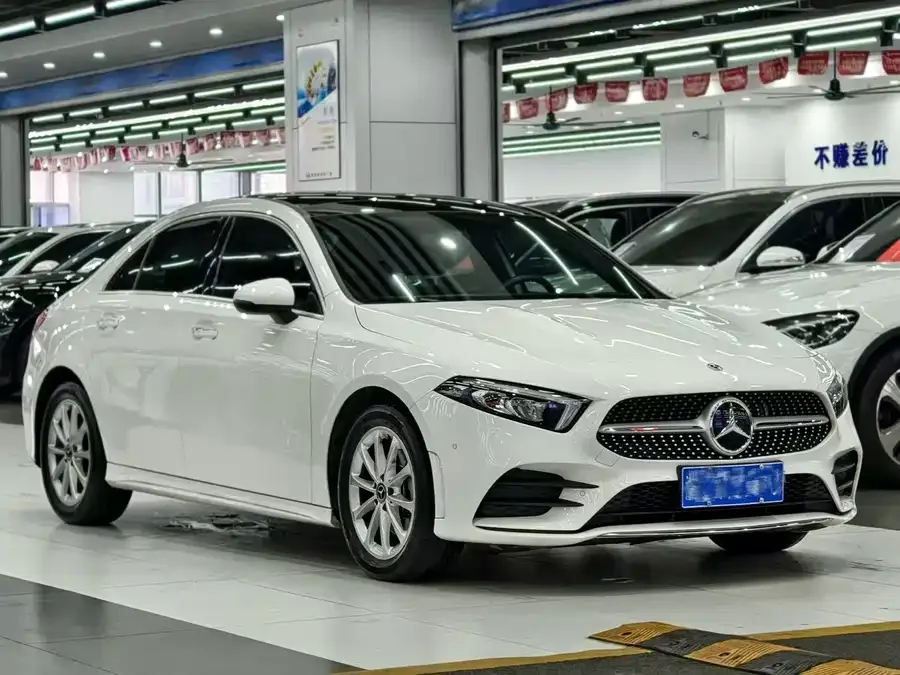 Mercedes-Benz Class A Mercedes-Benz A-Class 2022 A 200 L Sports Sedan Fashion Edition 2022 — миниатюра 3
