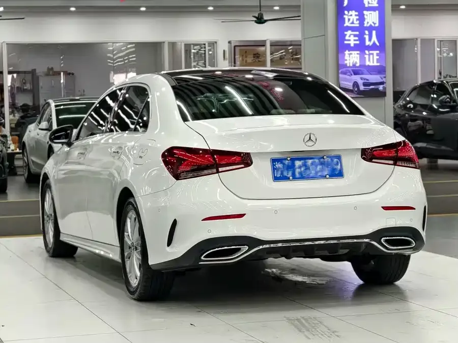 Mercedes-Benz Class A Mercedes-Benz A-Class 2022 A 200 L Sports Sedan Fashion Edition 2022 — миниатюра 4