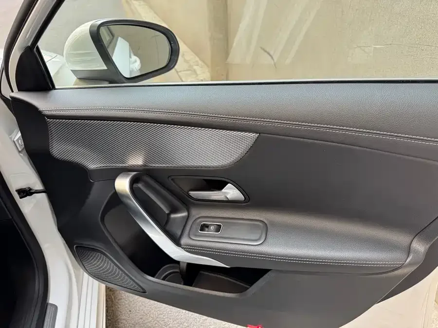 Mercedes-Benz Class A Mercedes-Benz A-Class 2023 A 180 L 2023 — миниатюра 4