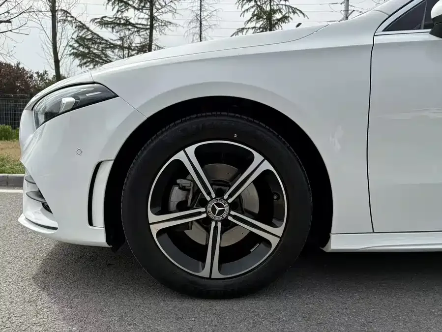 Mercedes-Benz Class A Mercedes-Benz A-Class 2023 A 200 L Fashion Edition 2023 — миниатюра 2
