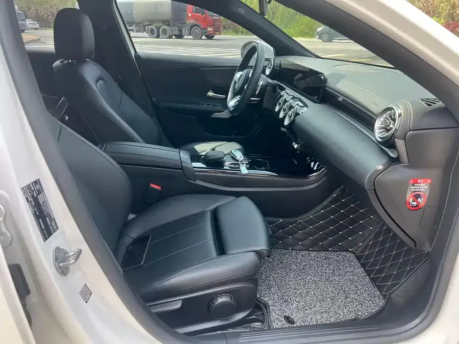 Mercedes-Benz Class A Mercedes-Benz A-Class 2022 A 200 L Sports Sedan Fashion Edition 2022 — миниатюра 4