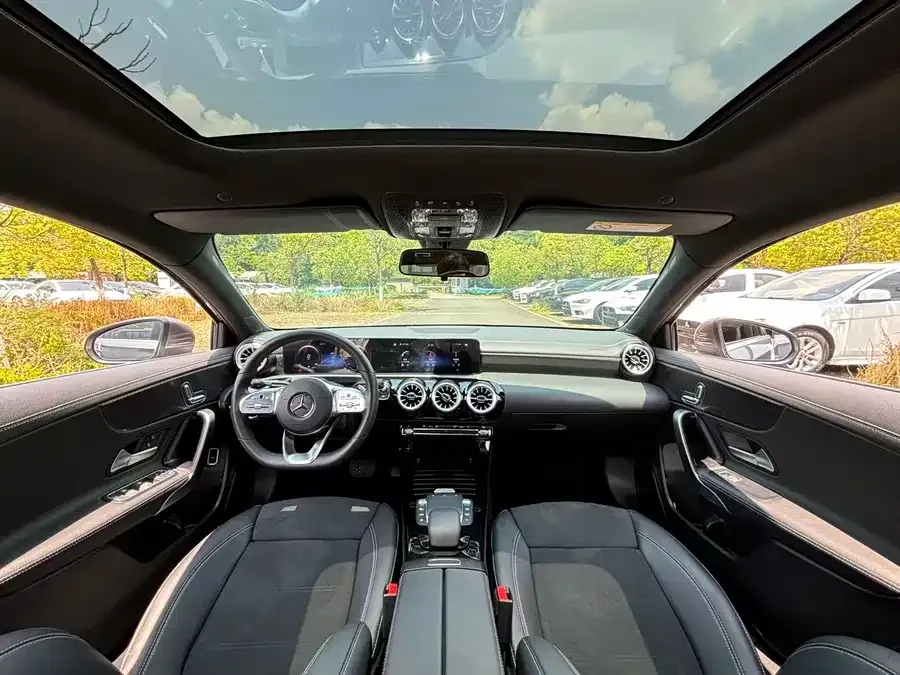 Mercedes-Benz Class A Mercedes-Benz A-Class 2022 A 200 L Sports Sedan Fashion Edition 2023 — миниатюра 3