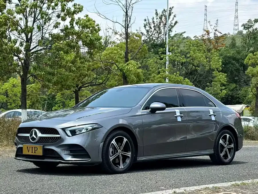 Mercedes-Benz Class A Mercedes-Benz A-Class 2022 A 200 L Sports Sedan Fashion Edition 2023 — фото 1, купить с доставкой в Москву