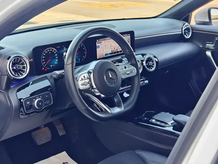 Mercedes-Benz Class A Mercedes-Benz A-Class 2022 A 200 L Sports Sedan Fashion Edition 2022 — миниатюра 3
