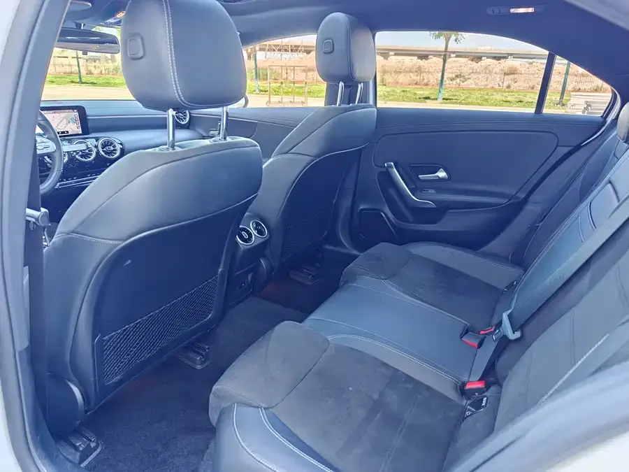 Mercedes-Benz Class A Mercedes-Benz A-Class 2022 A 200 L Sports Sedan Fashion Edition 2022 — миниатюра 4