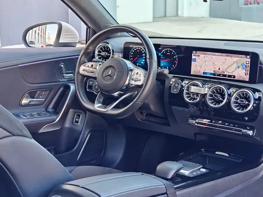 Mercedes-Benz Class A Mercedes-Benz A-Class 2022 A 200 L Sports Sedan Fashion Edition 2022 — миниатюра 5