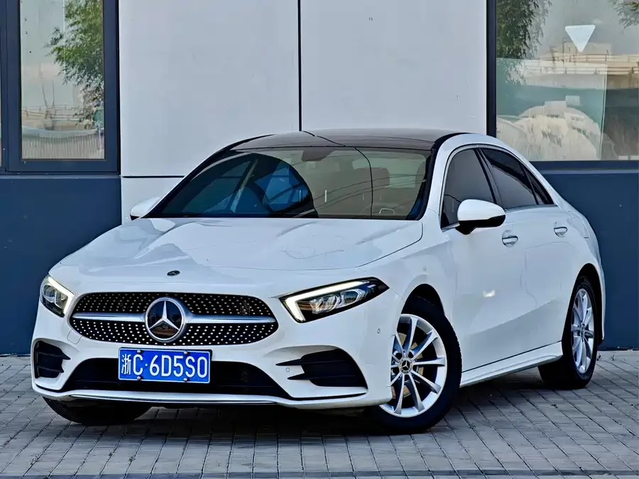 Mercedes-Benz Class A Mercedes-Benz A-Class 2022 A 200 L Sports Sedan Fashion Edition 2022 — фото 1, купить с доставкой в Москву