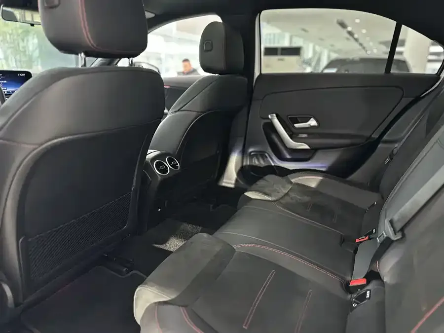 Mercedes-Benz Class A Mercedes-Benz A-Class 2023 A 200 L Fashion Edition 2024 — миниатюра 4
