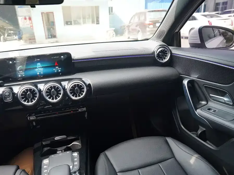 Mercedes-Benz Class A Mercedes-Benz A-Class 2022 A 200 L Sports Sedan Dynamic Edition 2022 — миниатюра 4
