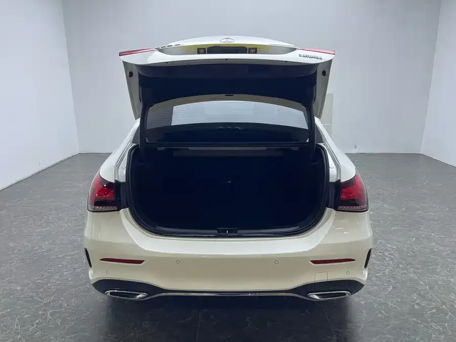 Mercedes-Benz Class A Mercedes-Benz A-Class 2022 A 200 L Sports Sedan Fashion Edition 2022 — миниатюра 2