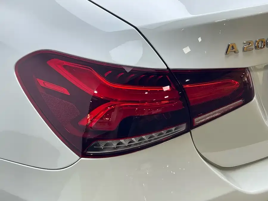 Mercedes-Benz Class A Mercedes-Benz A-Class 2022 A 200 L Sports Sedan Fashion Edition 2022 — миниатюра 3