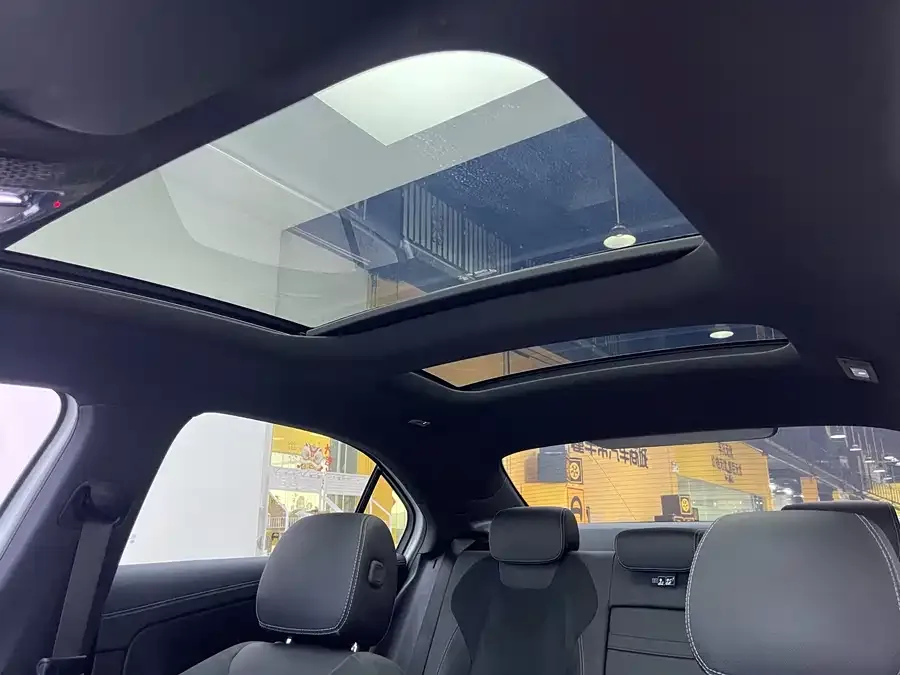 Mercedes-Benz Class A Mercedes-Benz A-Class 2022 A 200 L Sports Sedan Fashion Edition 2022 — миниатюра 4