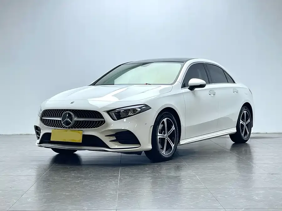 Mercedes-Benz Class A Mercedes-Benz A-Class 2022 A 200 L Sports Sedan Fashion Edition 2022 — фото 1, купить с доставкой в Москву