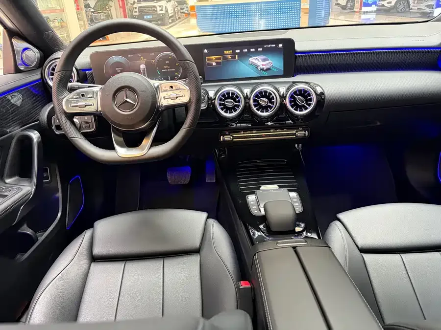 Mercedes-Benz Class A Mercedes-Benz A-Class 2022 Model A 200 L Sports Sedan Dynamic Edition 2022 — миниатюра 4