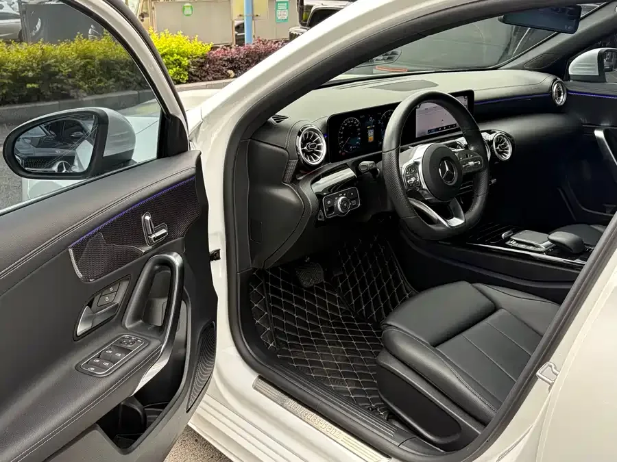 Mercedes-Benz Class A Mercedes-Benz A-Class 2022 A 200 L Sports Sedan Fashion Edition 2022 — миниатюра 3