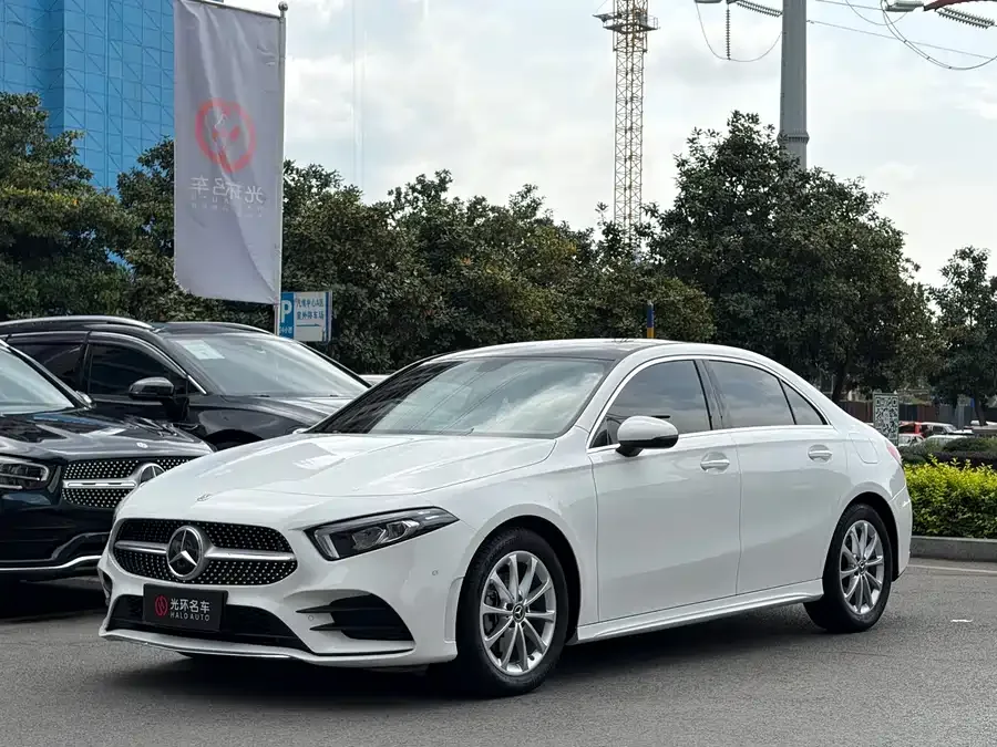 Mercedes-Benz Class A Mercedes-Benz A-Class 2022 A 200 L Sports Sedan Fashion Edition 2022 — фото 1, купить с доставкой в Москву