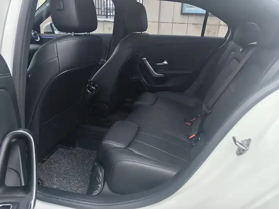 Mercedes-Benz Class A Mercedes-Benz A-Class 2022 A 200 L Sports Sedan Fashion Edition 2022 — миниатюра 3