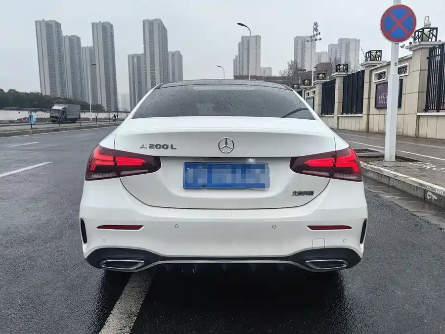 Mercedes-Benz Class A Mercedes-Benz A-Class 2022 A 200 L Sports Sedan Fashion Edition 2022 — миниатюра 4
