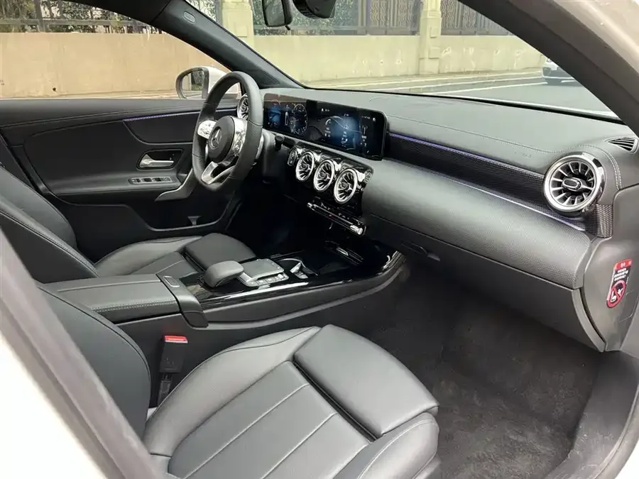 Mercedes-Benz Class A Mercedes-Benz A-Class 2022 A 200 L Sports Sedan Dynamic Edition 2022 — миниатюра 3