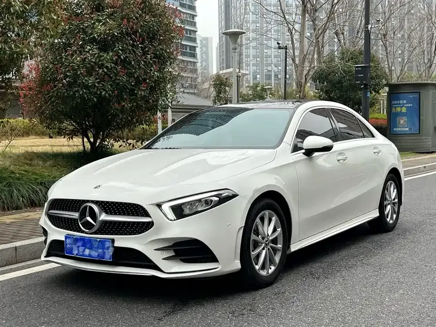 Mercedes-Benz Class A Mercedes-Benz A-Class 2022 A 200 L Sports Sedan Dynamic Edition 2022 — фото 1, купить с доставкой в Москву