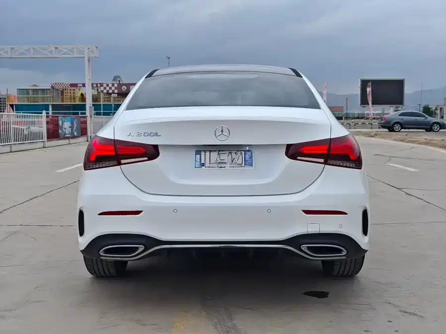 Mercedes-Benz Class A Mercedes-Benz A-Class 2022 A 200 L Sports Sedan Dynamic Edition 2023 — миниатюра 2