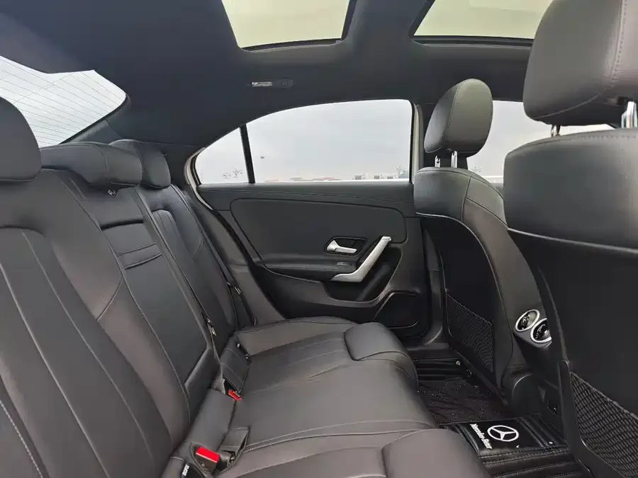 Mercedes-Benz Class A Mercedes-Benz A-Class 2022 A 200 L Sports Sedan Dynamic Edition 2023 — миниатюра 3
