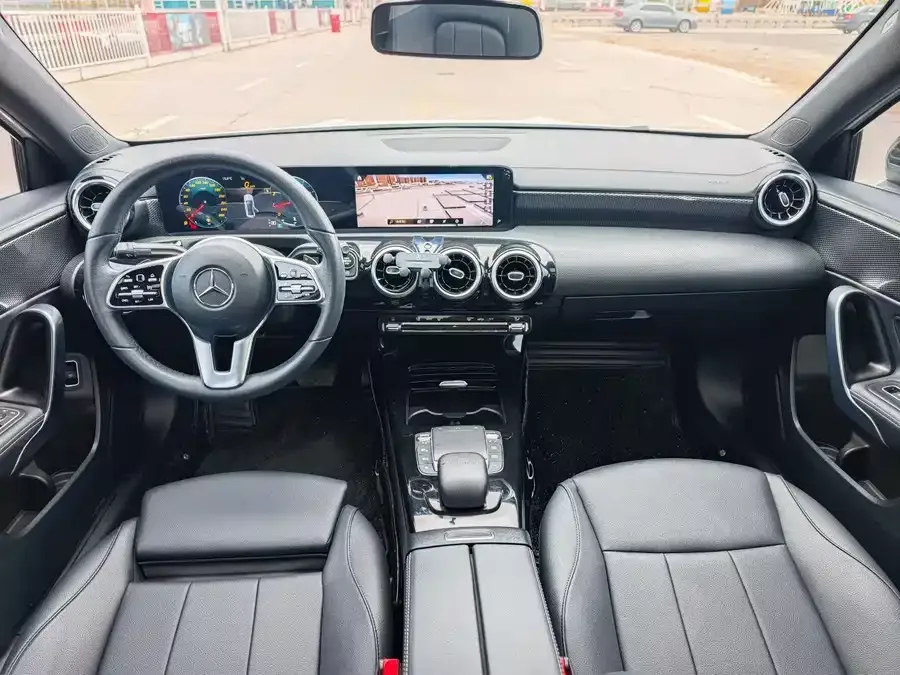 Mercedes-Benz Class A Mercedes-Benz A-Class 2022 A 200 L Sports Sedan Dynamic Edition 2023 — миниатюра 5