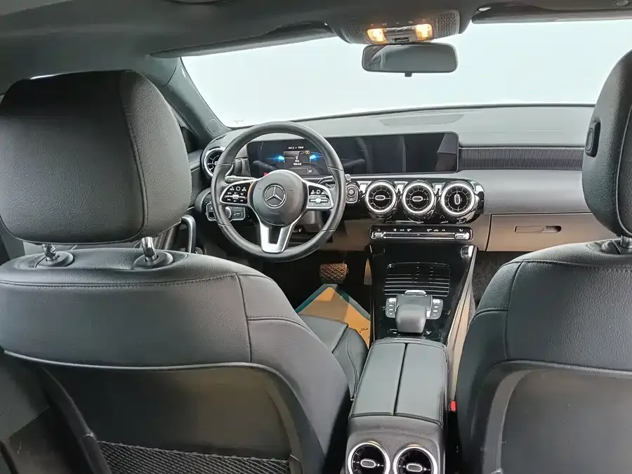 Mercedes-Benz Class A Mercedes-Benz A-Class 2023 A 200 L Fashion Edition 2023 — миниатюра 3