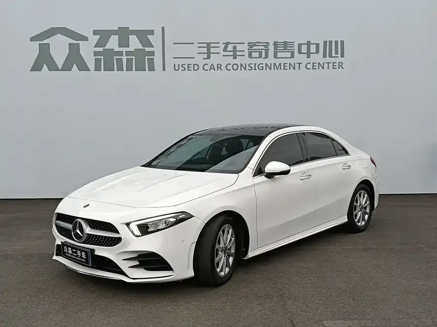 Mercedes-Benz Class A Mercedes-Benz A-Class 2023 A 200 L Fashion Edition 2023 — фото 1, купить с доставкой в Москву