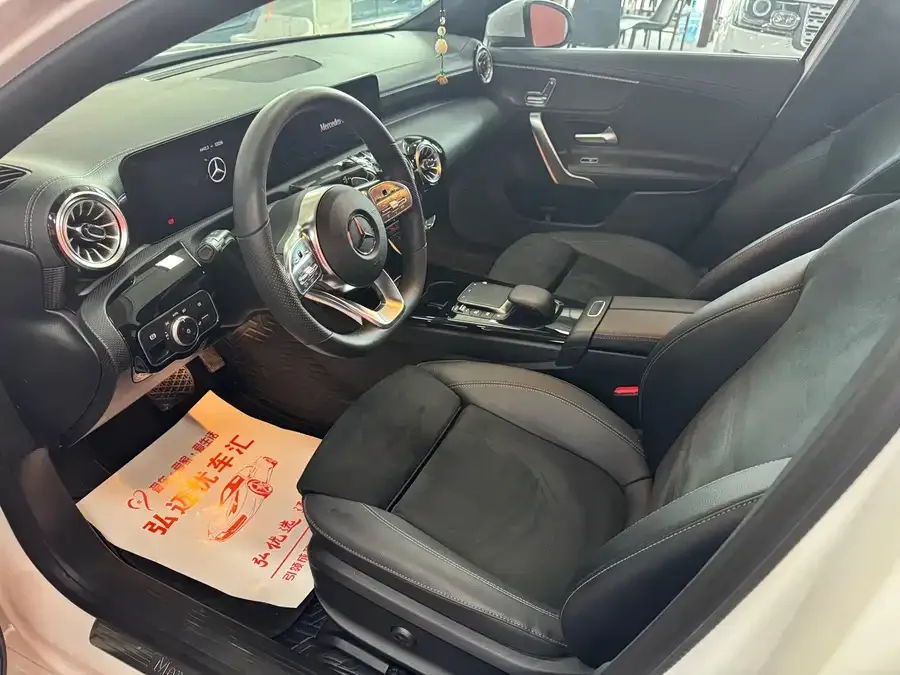 Mercedes-Benz Class A Mercedes-Benz A-Class 2022 A 200 L Sports Sedan Fashion Edition 2023 — миниатюра 3