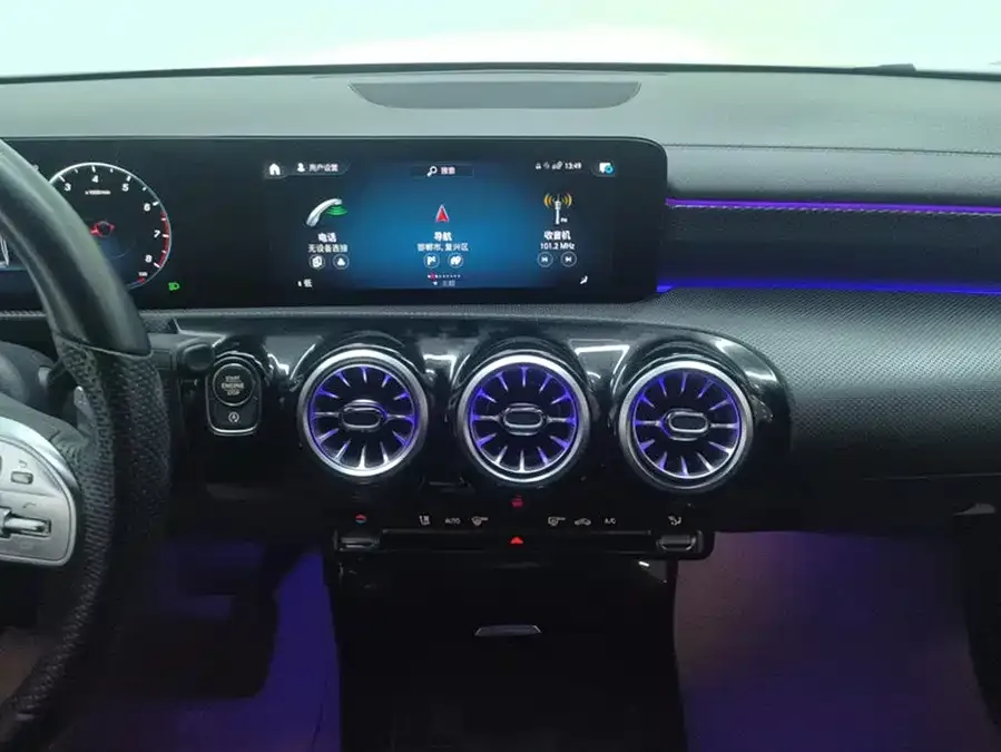 Mercedes-Benz Class A Mercedes-Benz A-Class 2022 Model Three A 200 L Sports Sedan Fashion Model 2023 — миниатюра 4