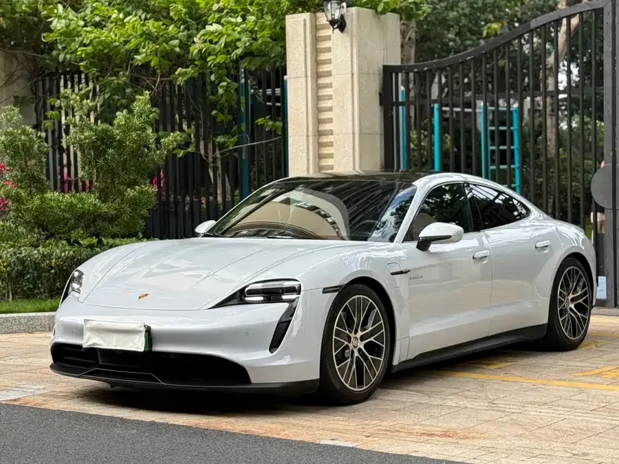 Porsche Taycan 2023