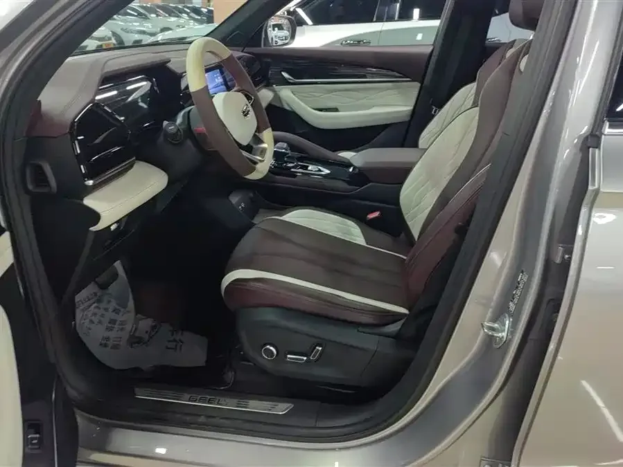 Geely Monjaro Xingyue L 2021 2.0TD DCT EVO 2WD Premium Edition 2022 — миниатюра 3