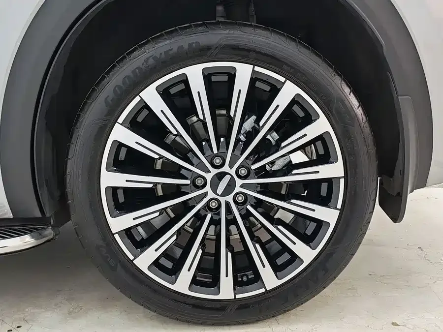 Geely Monjaro Xingyue L 2025 Dongfangyao 2.0TD Automatic Star-gazing Edition 2025 — миниатюра 5
