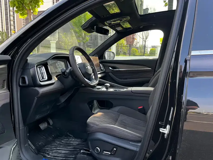 Geely Monjaro Geely Xingyue L 2026 Oriental Yao 2.0TD Automatic Star Edition 2026 — миниатюра 4