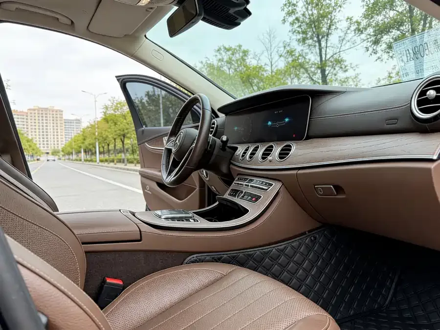 Mercedes-Benz E-Class Mercedes-Benz E-Class 2022 Model E 300 L Premium Edition 2022 — миниатюра 4