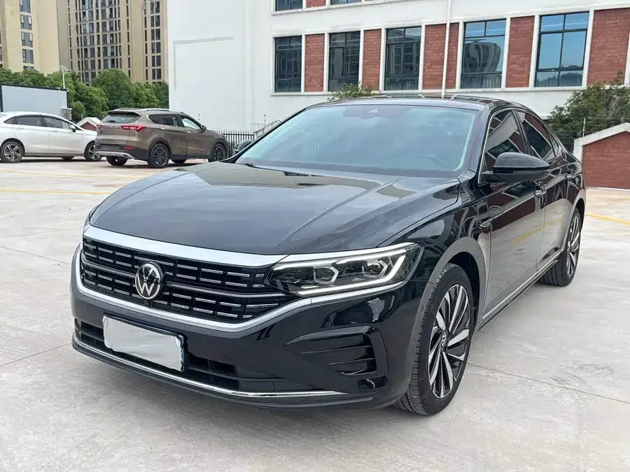 Volkswagen Passat 2023