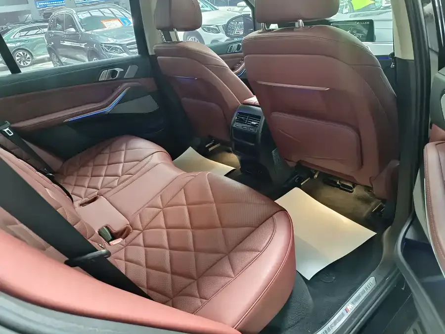 BMW X5 2022 xDrive 30Li Exclusive M Sport Package 2022 — миниатюра 2