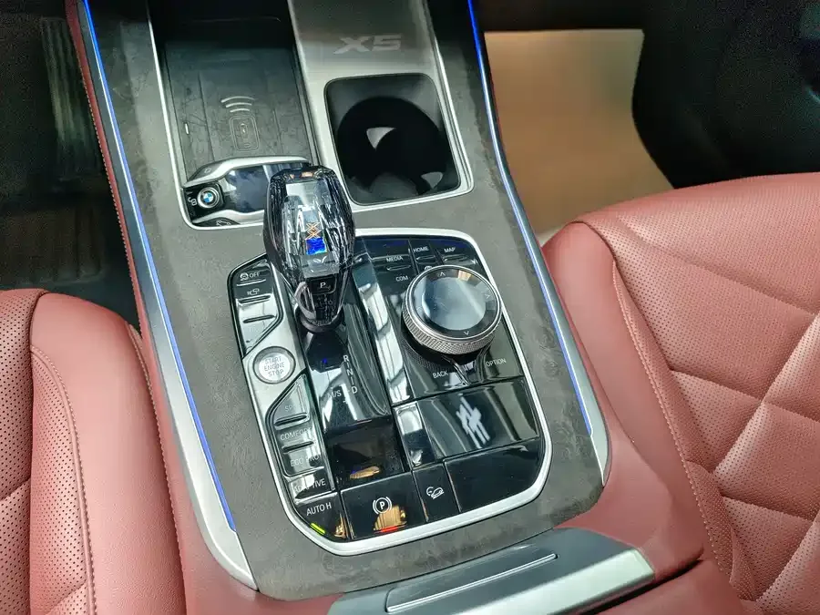 BMW X5 2022 xDrive 30Li Exclusive M Sport Package 2022 — миниатюра 4