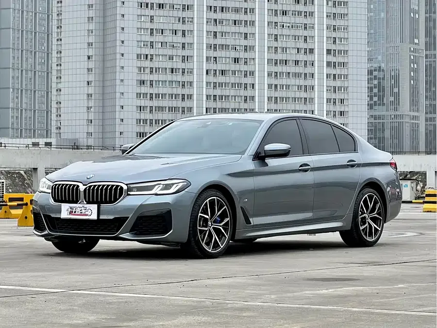BMW 5 Series BMW 5 Series (Imported) 2022 530i M Sport Package 2022 — фото 1, купить с доставкой в Москву