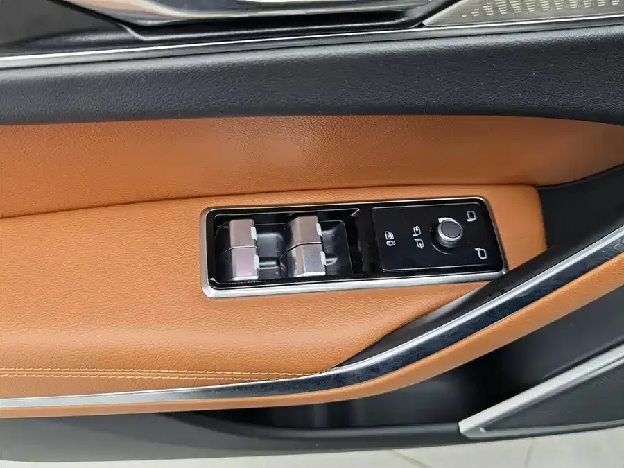 Jaguar F-Pace 2024 P250 R-Dynamic SE 2024 — миниатюра 3