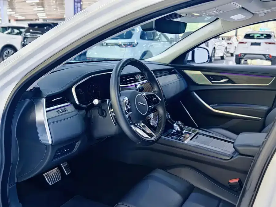 Jaguar XFL 2023 XFL 2.0T P200 2WD Elite Luxury Edition 2023 — миниатюра 4
